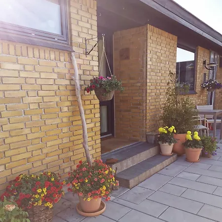 Thegilgahouse Familyroom! Bed & Breakfast